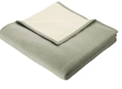 Schlafdecke von Bocasa mit Veloursbandeinfassung