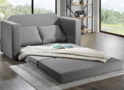 Schlafsofa mit 2 großen, weichen Rückenkissen