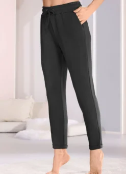 Schlaf-und Freizeithose mit Taschen und breitem Dehnbund