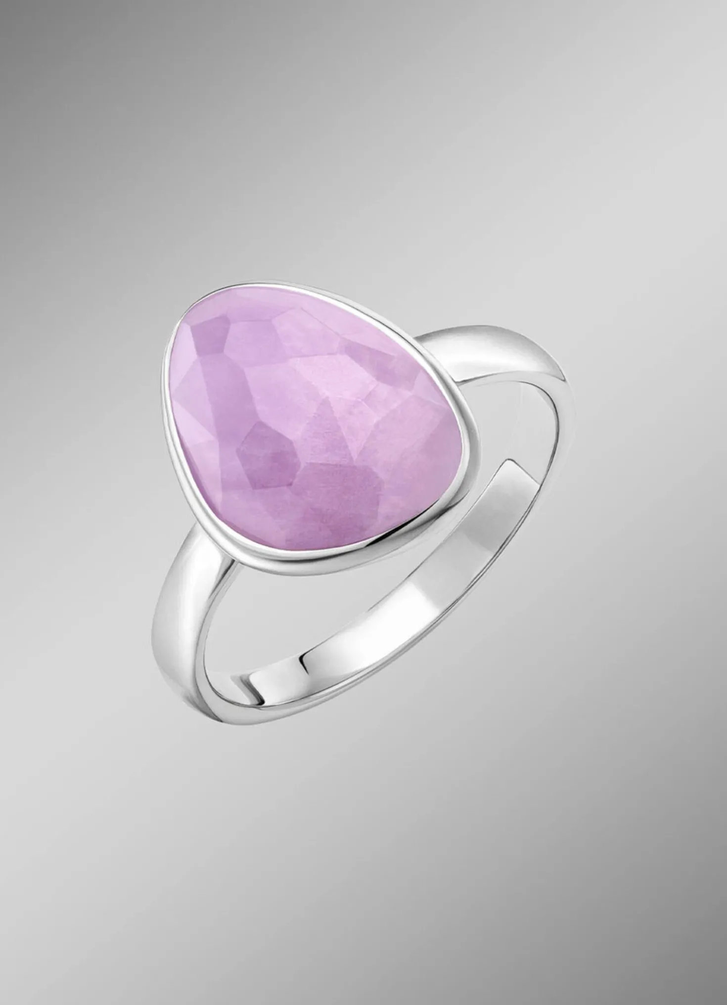 Schöner Damenring mit echt facettiertem Amethyst