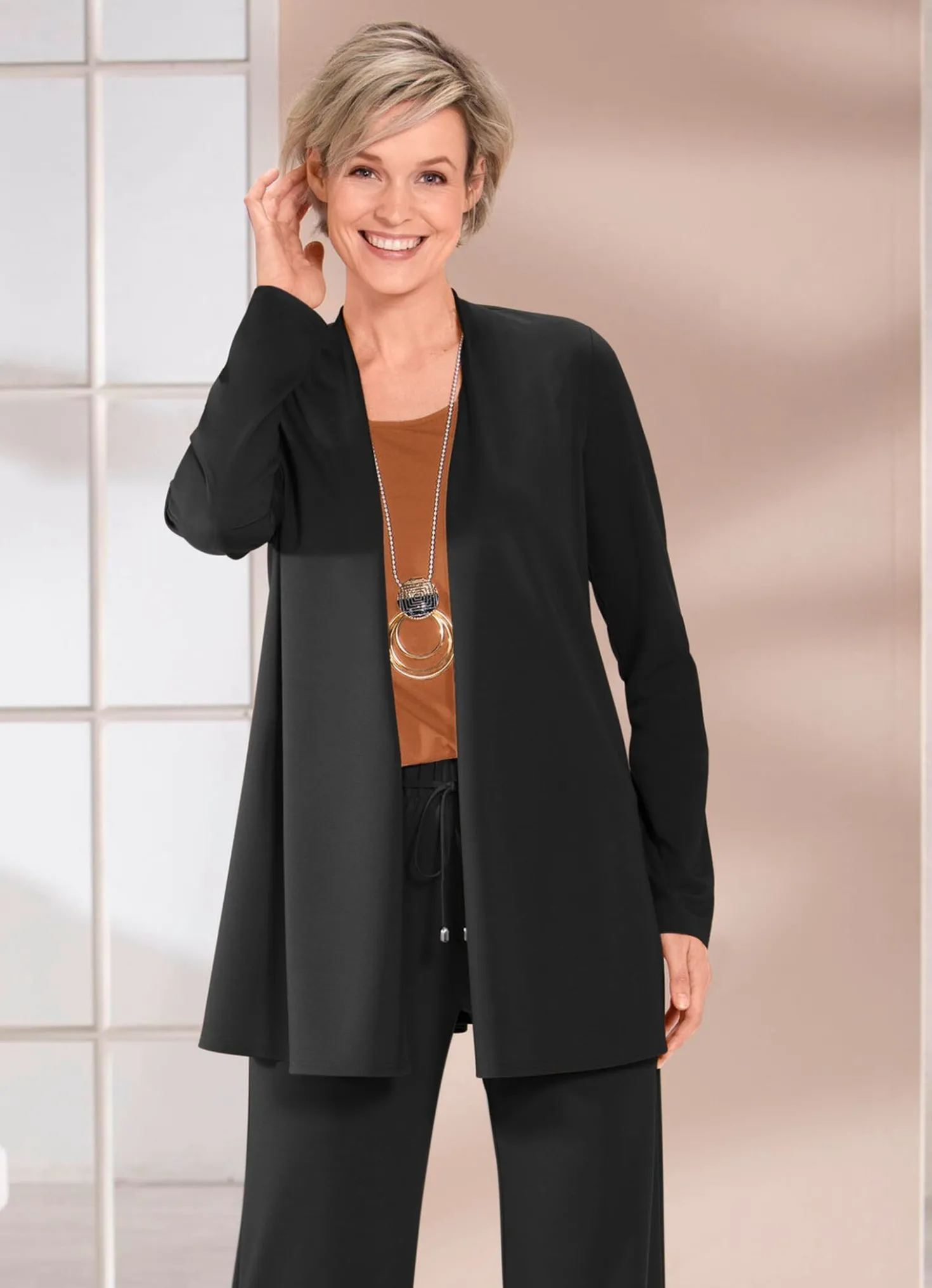 Shirtjacke in verschlussloser Form in 4 Farben