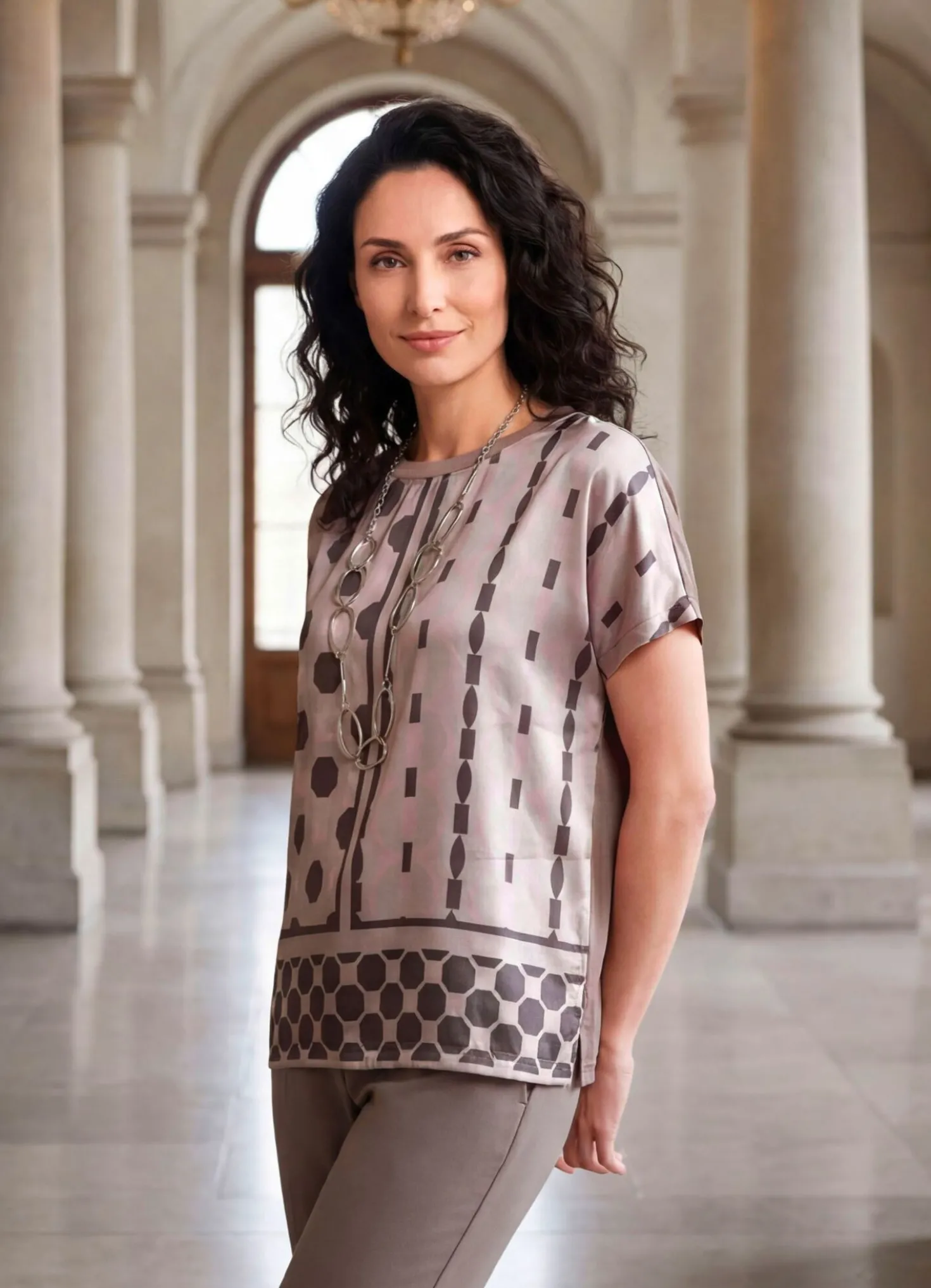 Shirt mit bedrucktem Satinvorderteil