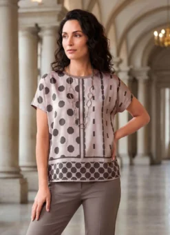 Shirt mit bedrucktem Satinvorderteil
