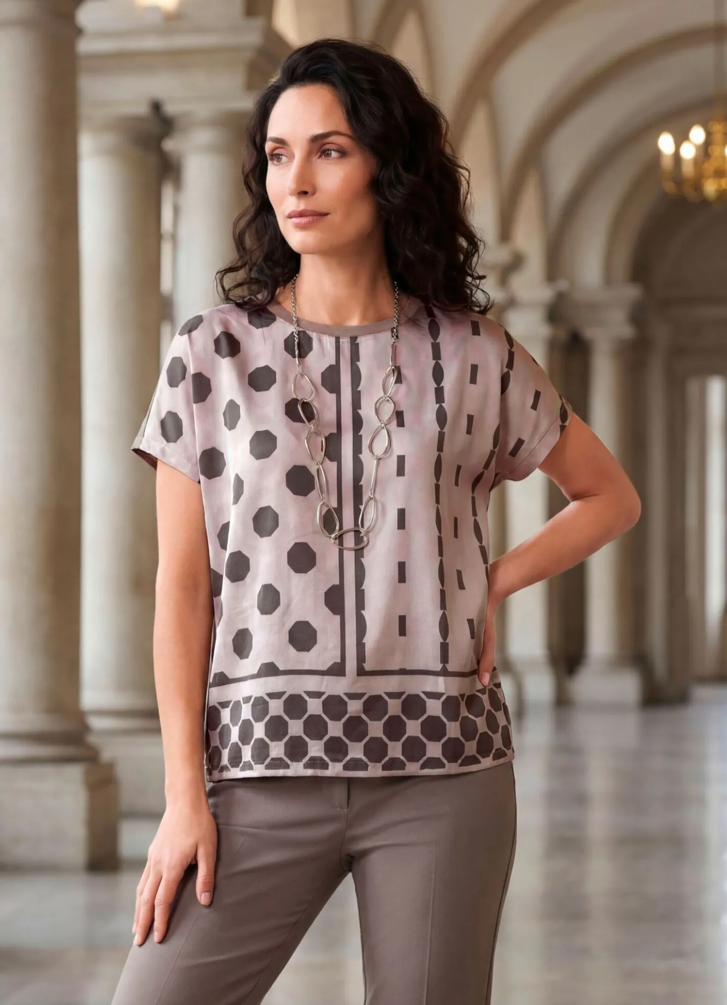 Shirt mit bedrucktem Satinvorderteil