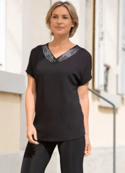 Shirt mit breiter, strassverzierter Blende