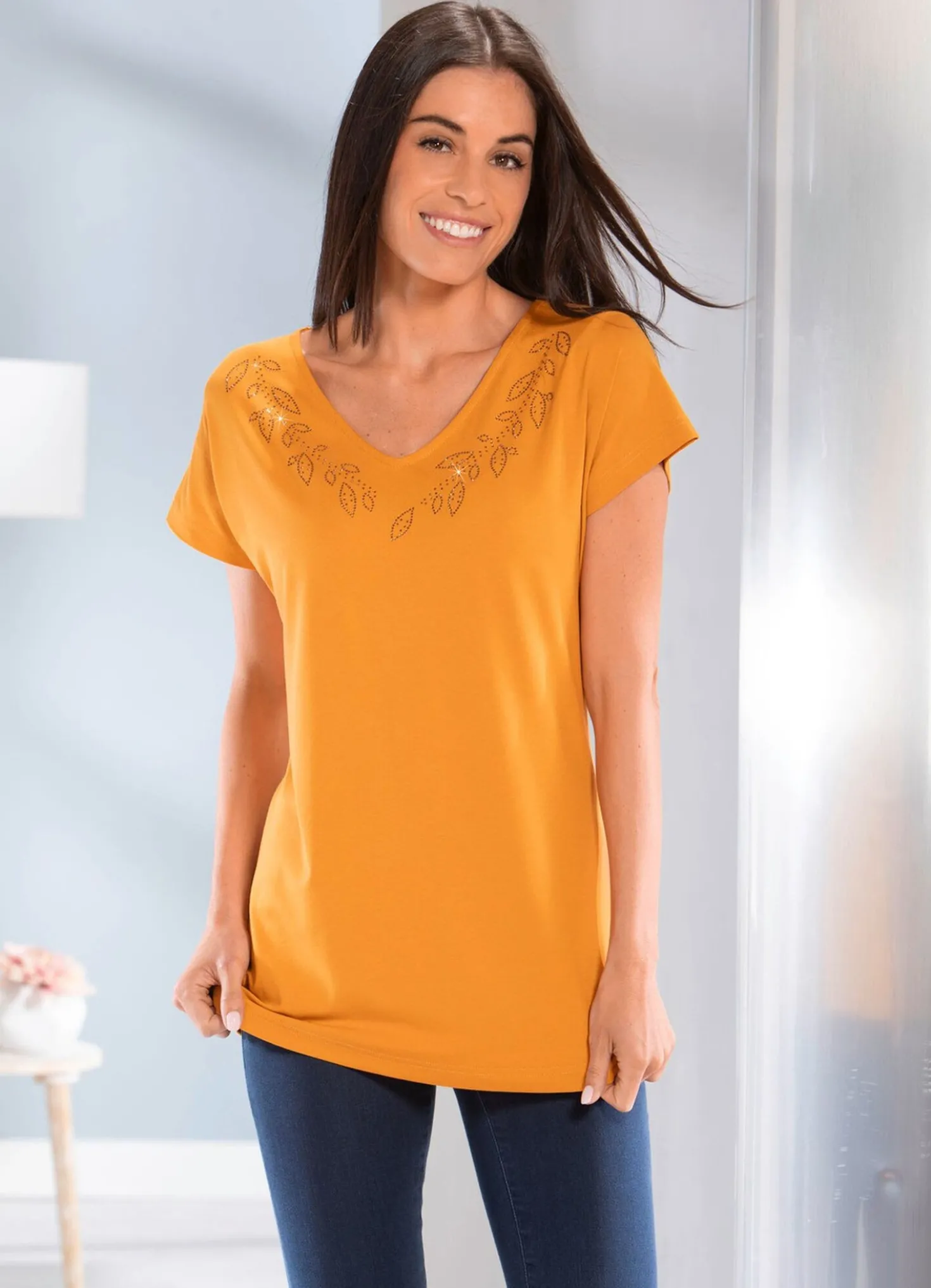 Shirt mit dekorativer Strasssteinzier