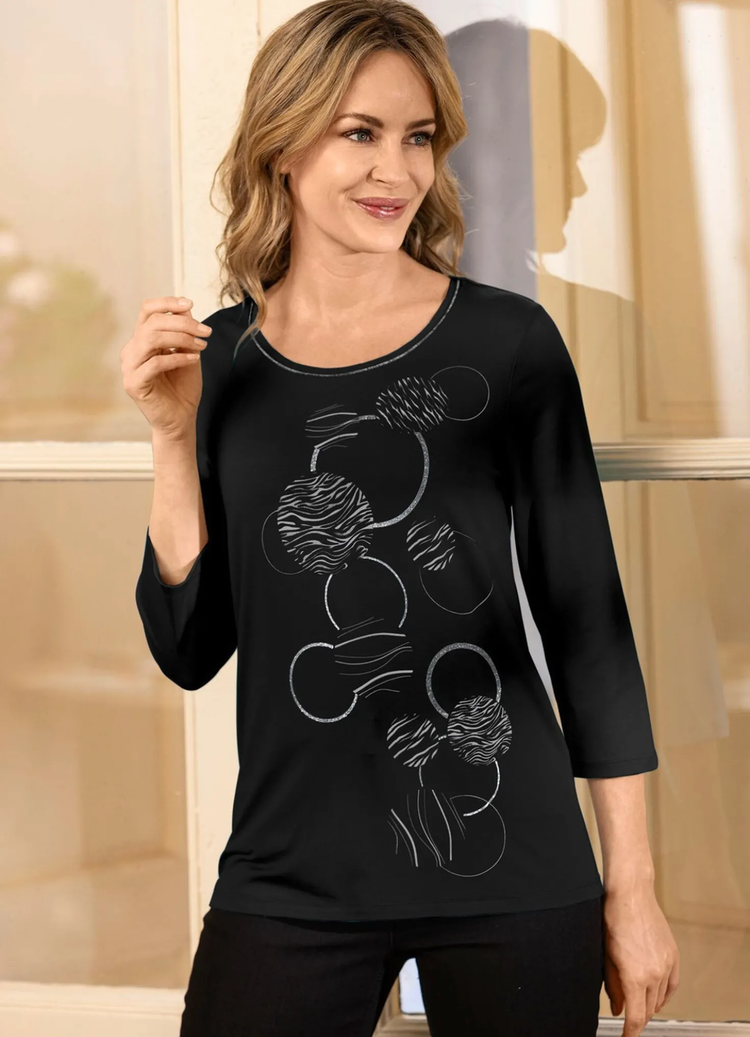 Shirt mit effektvollem Druck in 3 Farben