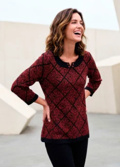 Shirt mit extravagantem Halsausschnitt