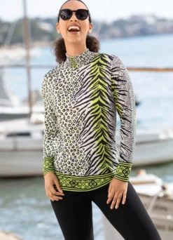 Shirt mit farbbrillantem Allover-Dessin in 2 Farben
