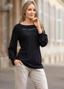 Shirt mit raffinierten Faltenabschlüssen