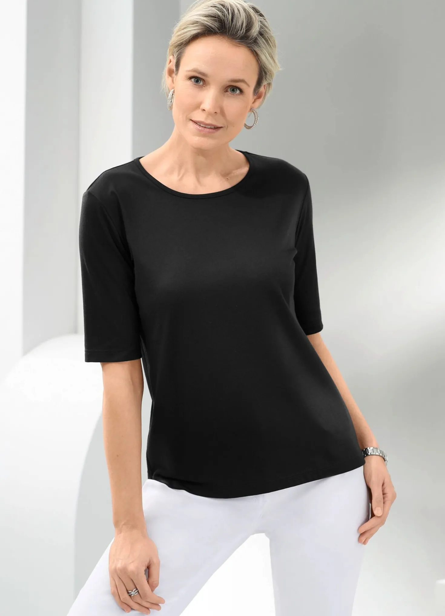 Shirt mit rundem Halsausschnitt in 10 Farben