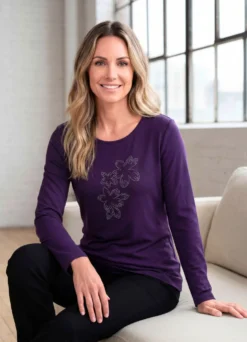 Shirt mit Strass- und Plättchenzier im Vorderteil
