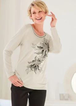 Shirt mit tollem Relief-Kontrast-Druck und Plättchenzier