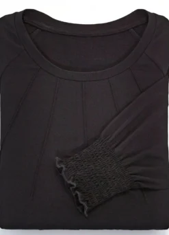 Shirt mit tollen Zierbiesen