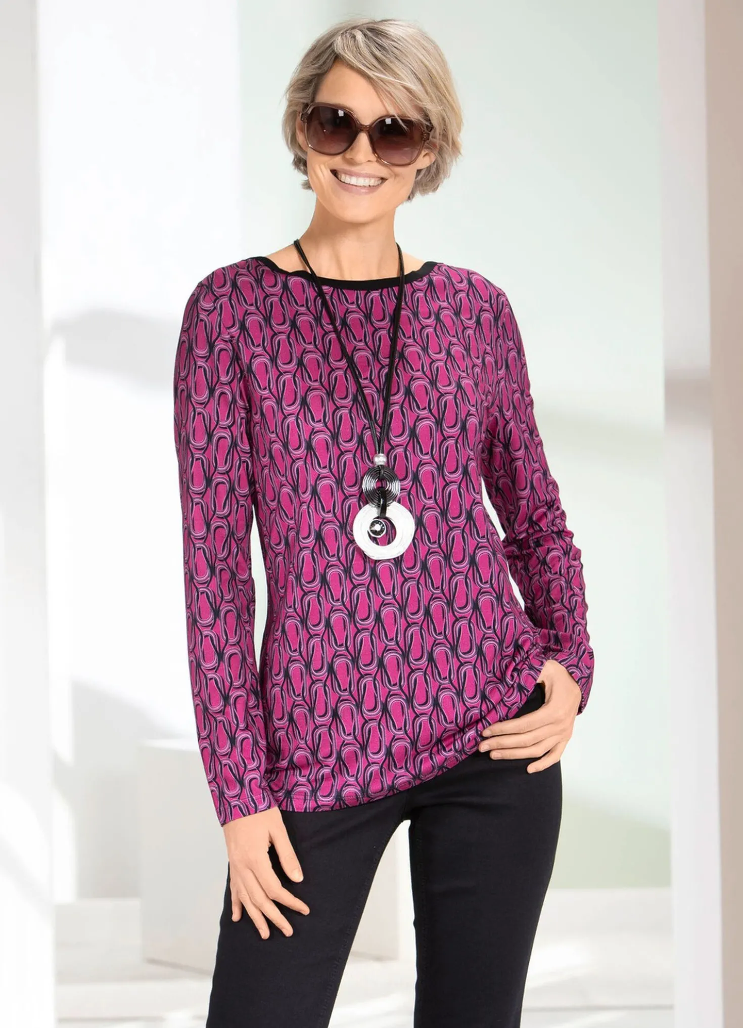 Shirt mit U-Boot-Ausschnitt