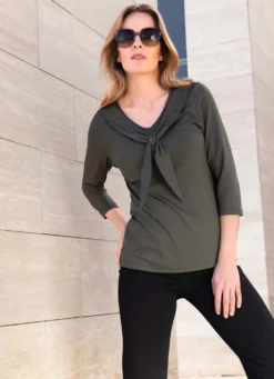 Shirt-Tunika mit funkelnden Nieten