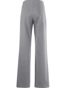 Soft-Stretch-Hose in modischer Weite