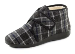Stiefelette aus kariertem Textilmaterial