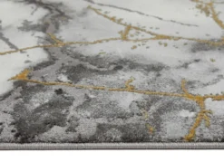 Stilsichere Brücken und Teppiche mit Marmormotiv