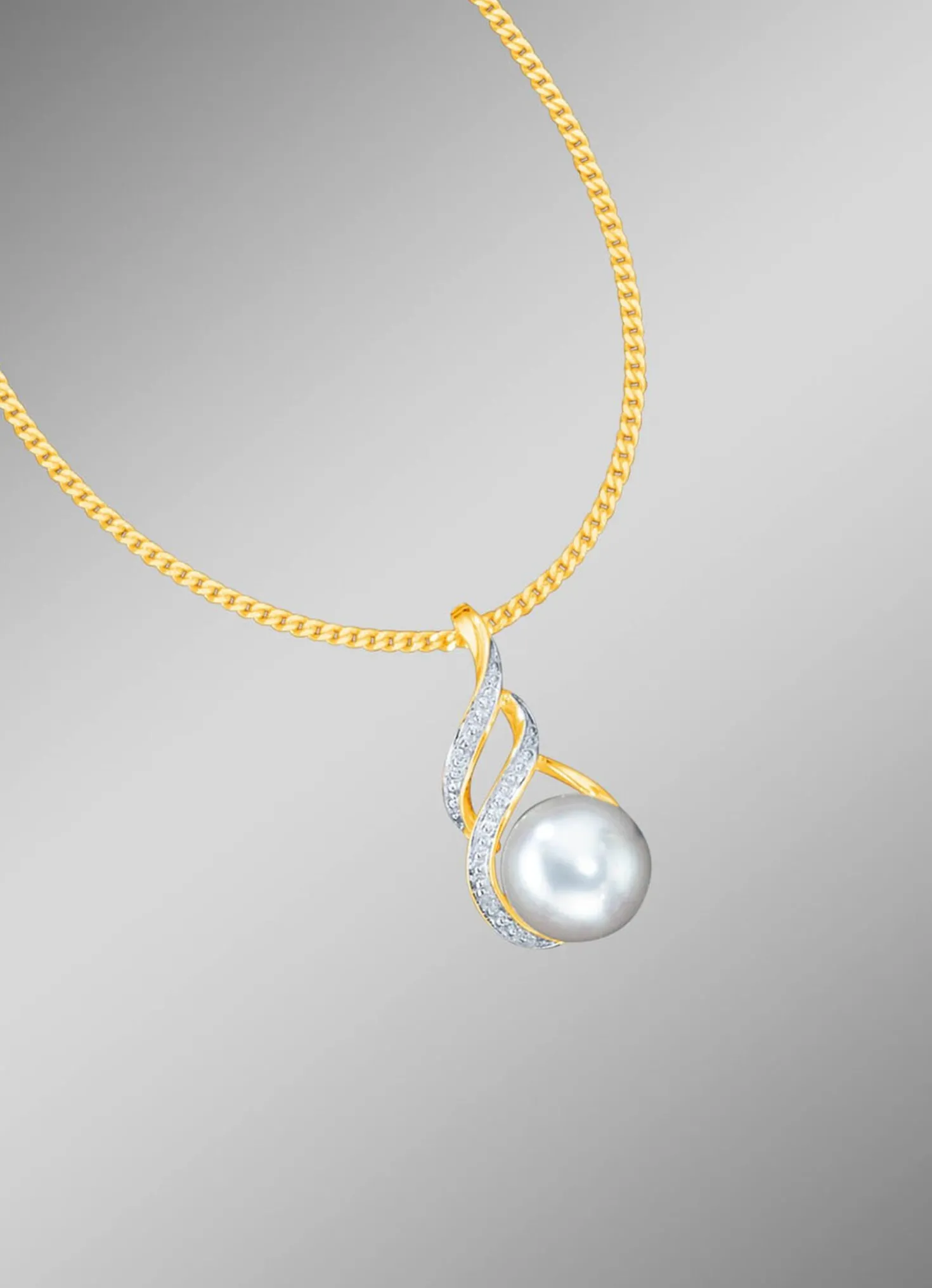 Stilvoller Anhänger mit Kette