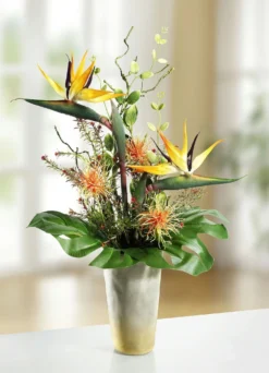 Strelitzien-Gesteck in Vase