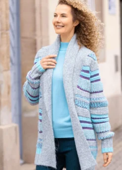 Strickjacke in Grobstrick