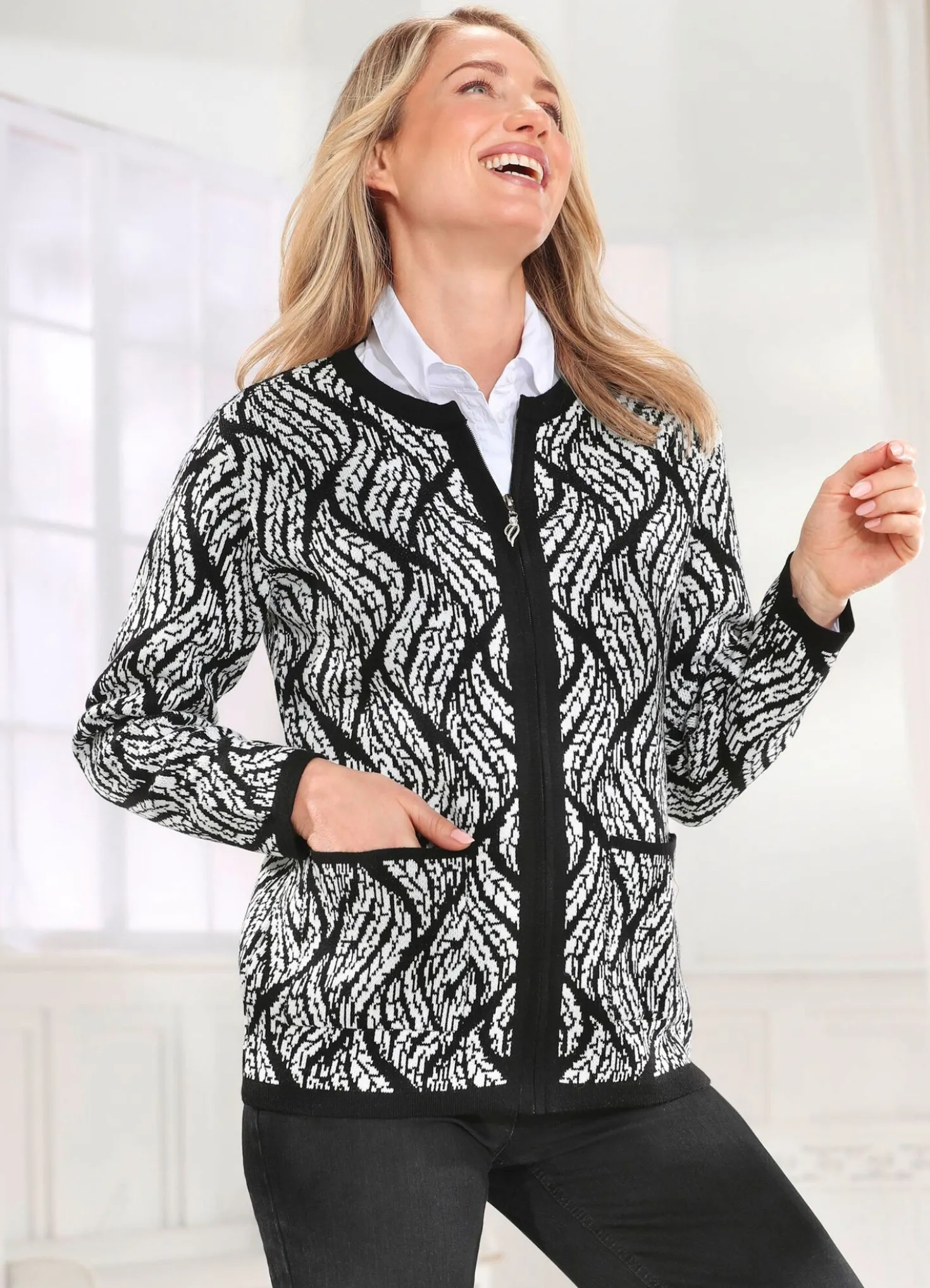 Strickjacke in Jacquard-Dessin