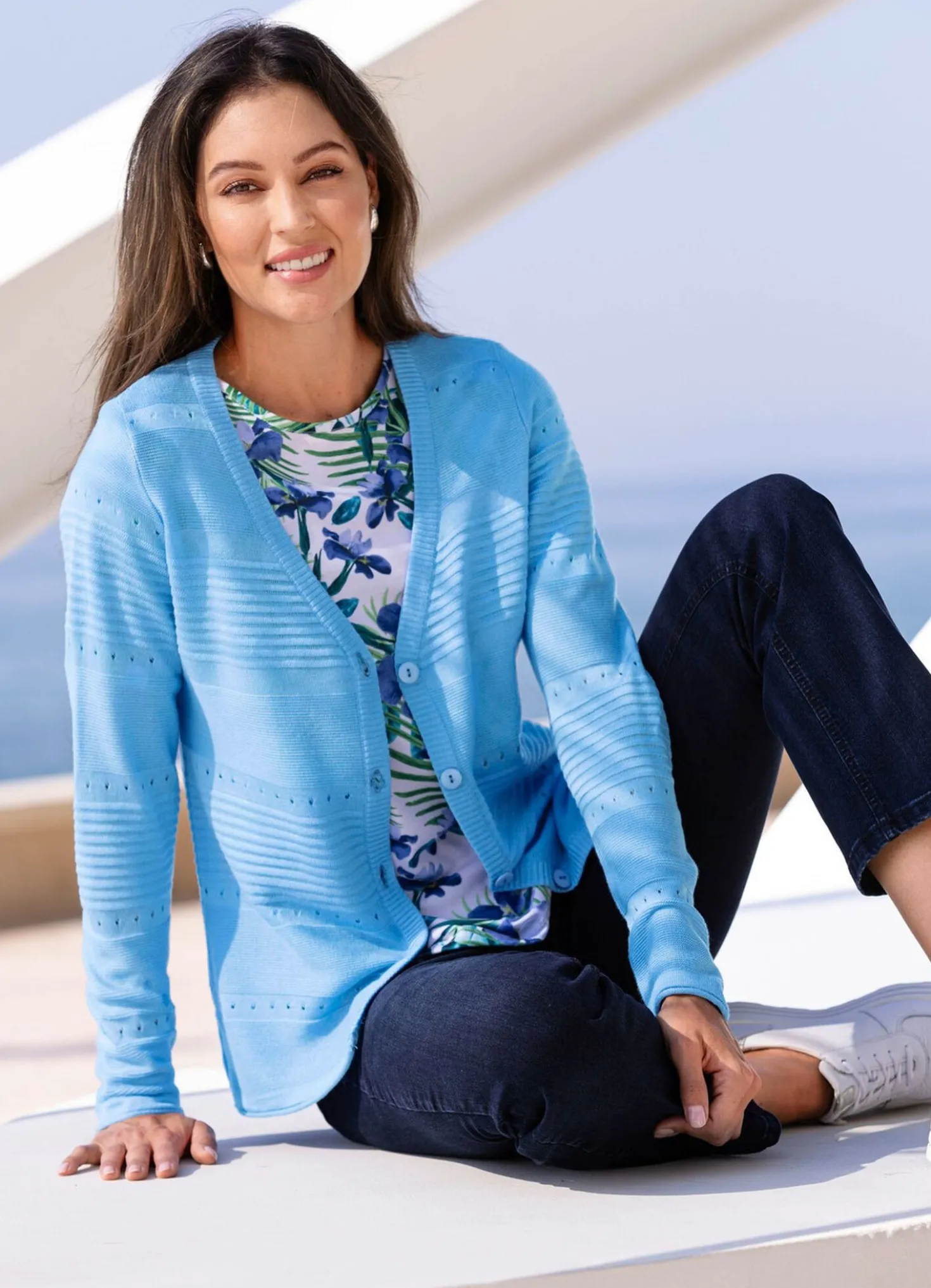 Strickjacke in Mustermix