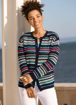 Strickjacke in Ringeldessin