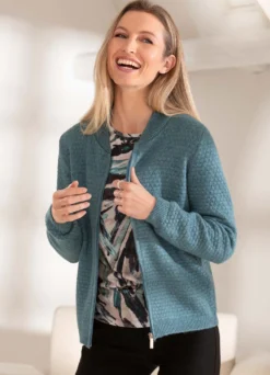 Strickjacke mit Alloverstruktur