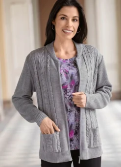 Strickjacke mit dekorativem Strukturmix