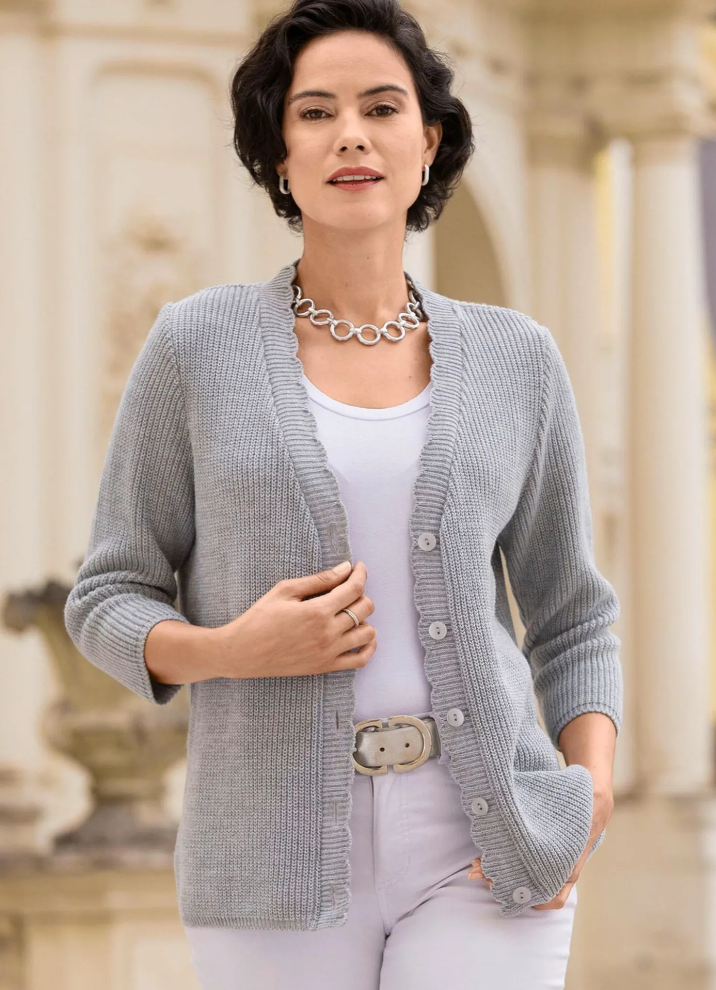 Strickjacke mit dezenten Glitzereffekten