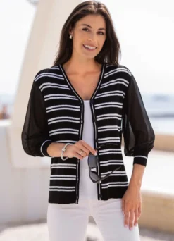 Strickjacke mit feinen Chiffonärmeln