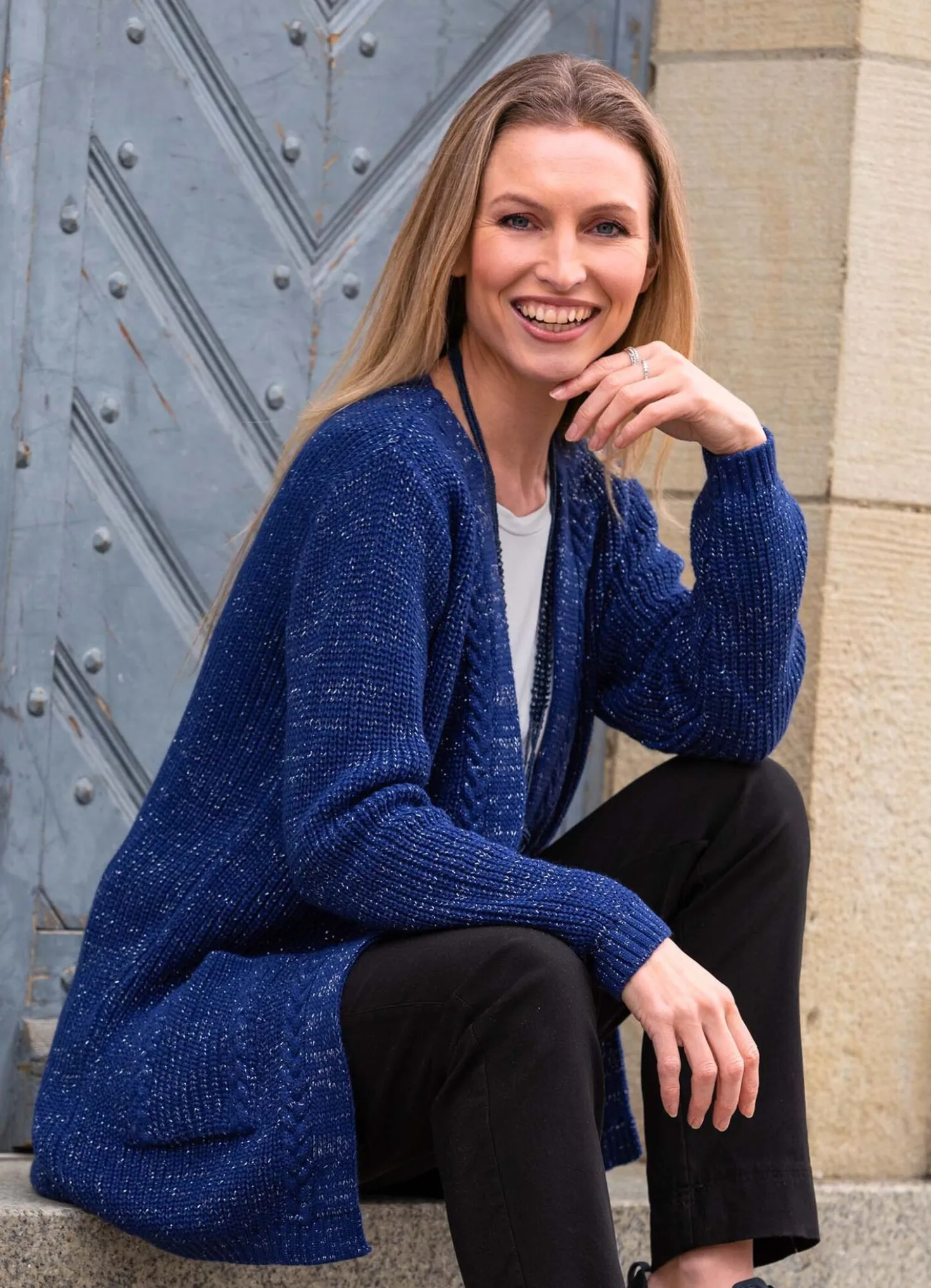 Strickjacke mit Glitzerakzenten