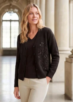 Strickjacke mit Pailletten-Blüte