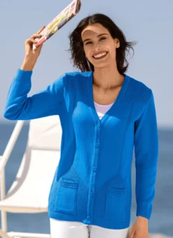 Strickjacke mit streckender Struktur