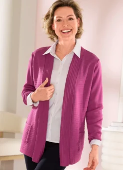Strickjacke mit Streifenstruktur