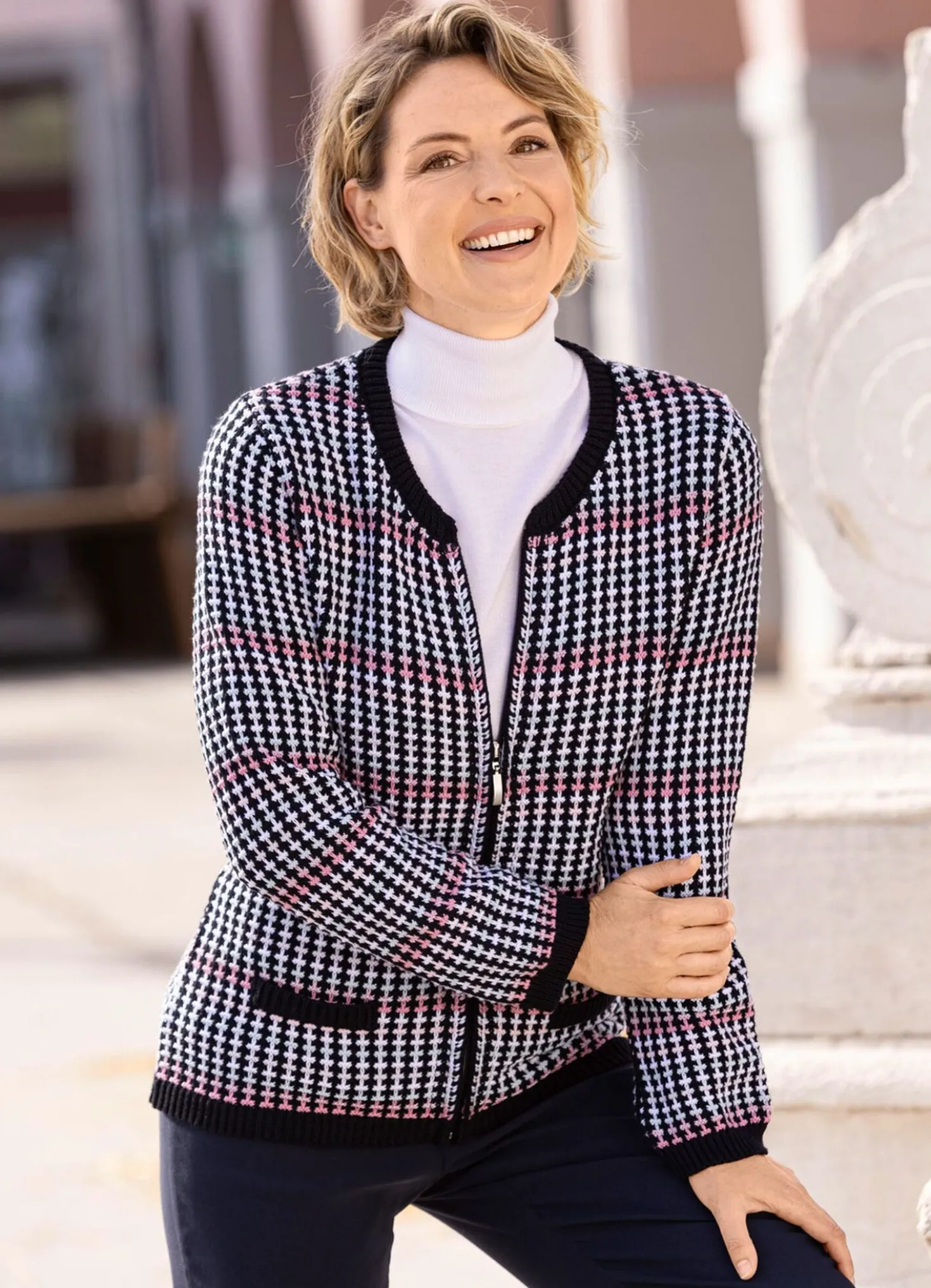 Strickjacke mit zartem Farbverlauf