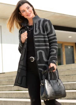 Strickmantel mit Cloquémuster