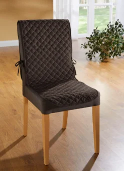 Stuhlhusse mit Taschen und Bandeinfassung