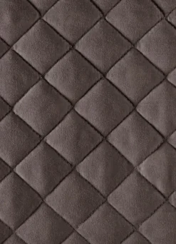 Stuhlhusse mit Taschen und Bandeinfassung