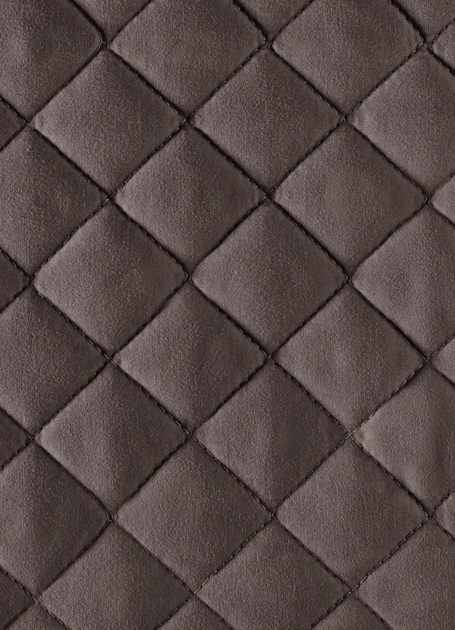 Stuhlhusse mit Taschen und Bandeinfassung