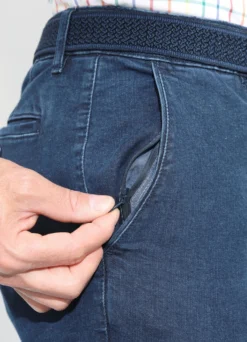 Superstretch-Jeans von "Suprax" mit Gürtel