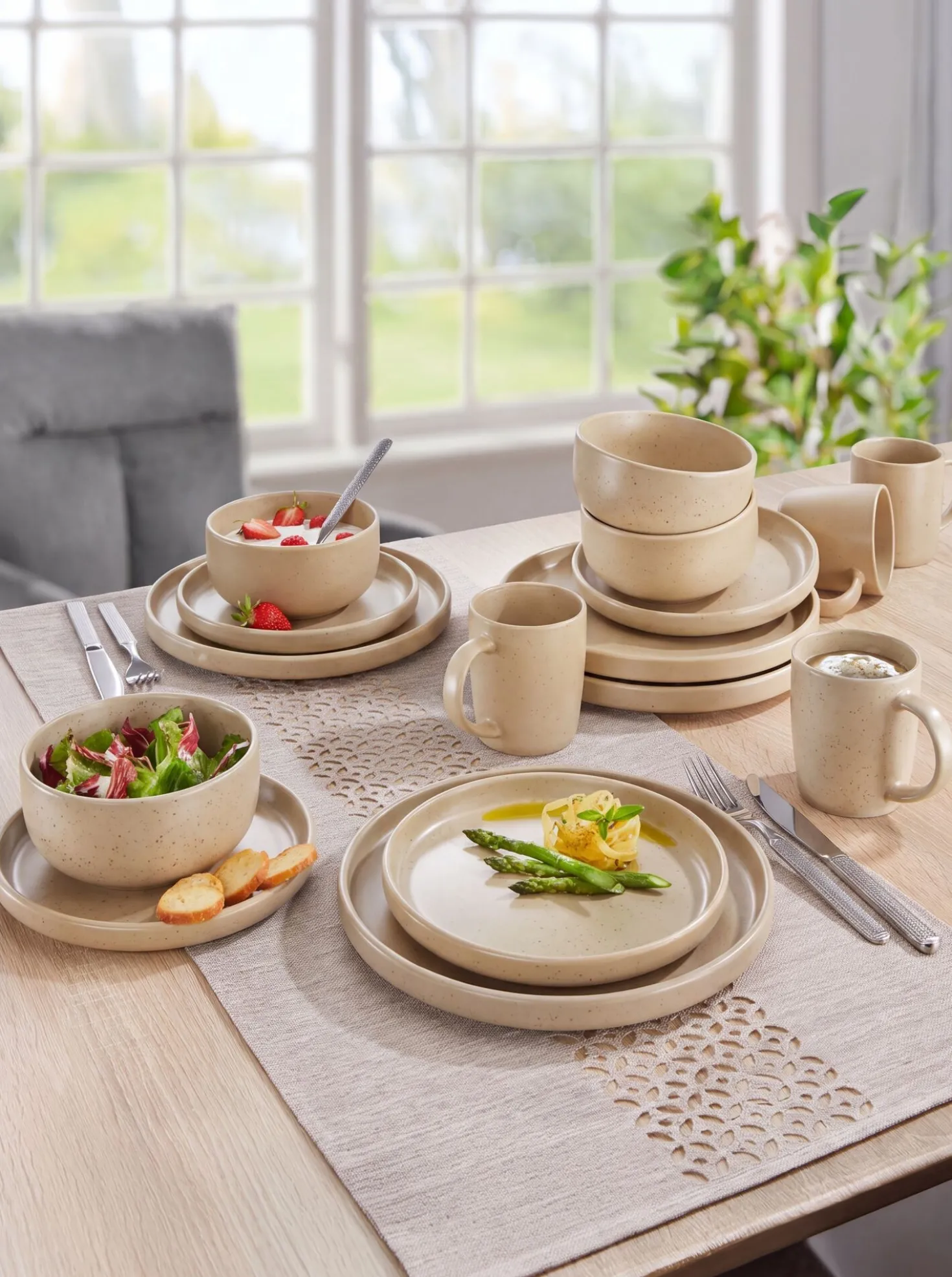 Tafel-Service aus hochwertigem Steingut, 16-teilig