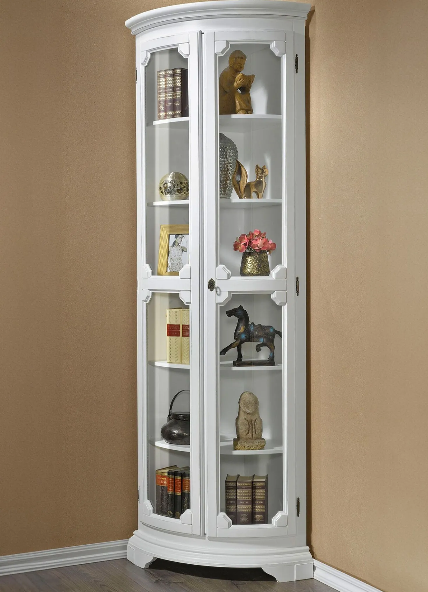 Teilmassive Eckvitrine mit gebogenen Glastüren mit Schloss