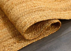 Teppiche und Brücken aus Jute