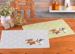 Tischdecke mit aufwendiger Stickerei
