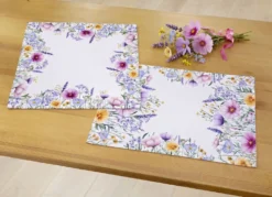 Tisch- und Raumdekoration mit farbenfrohen Blumenmotiven