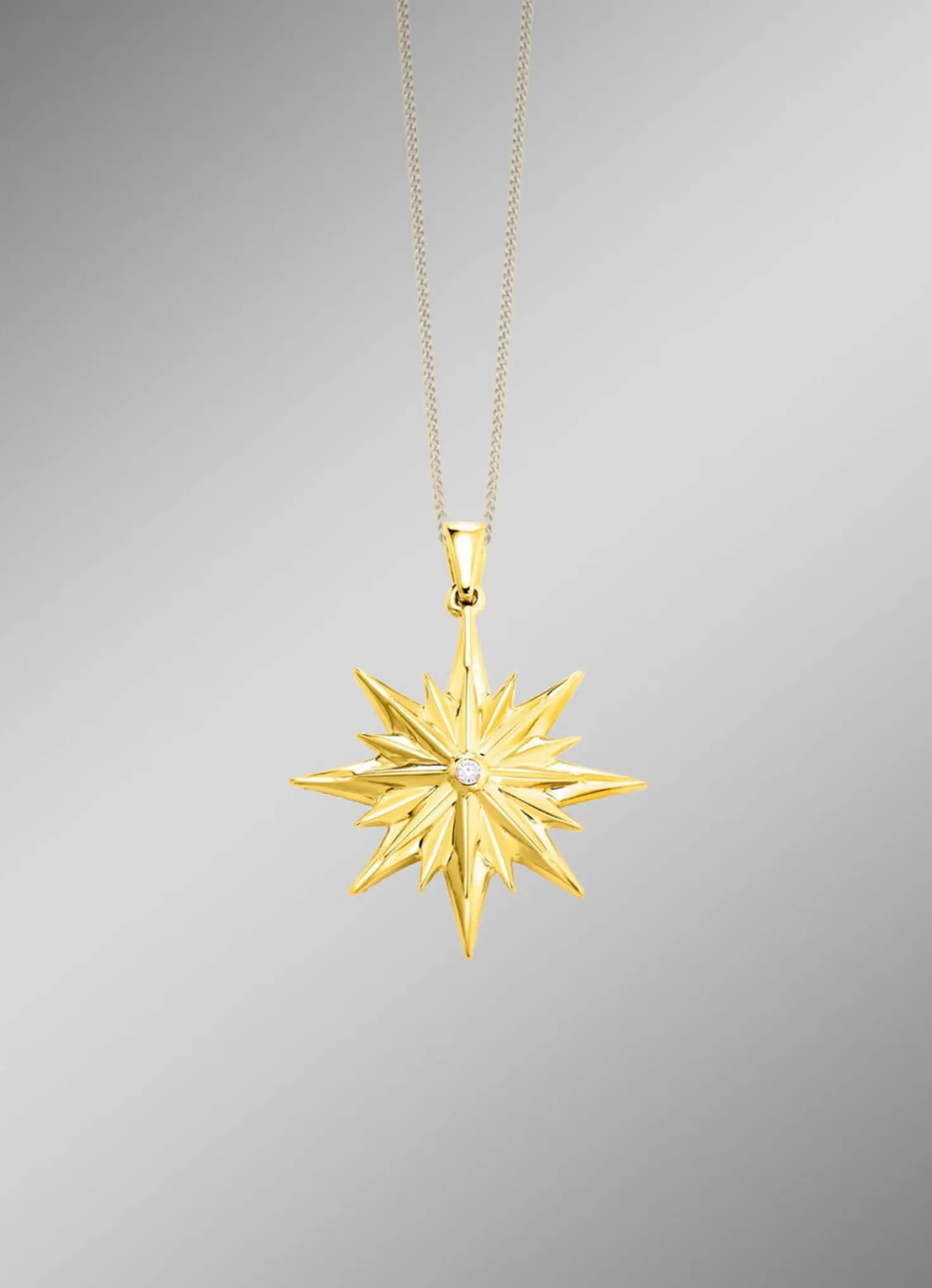 Toller Stern-Anhänger mit Brillanten und Diamanten