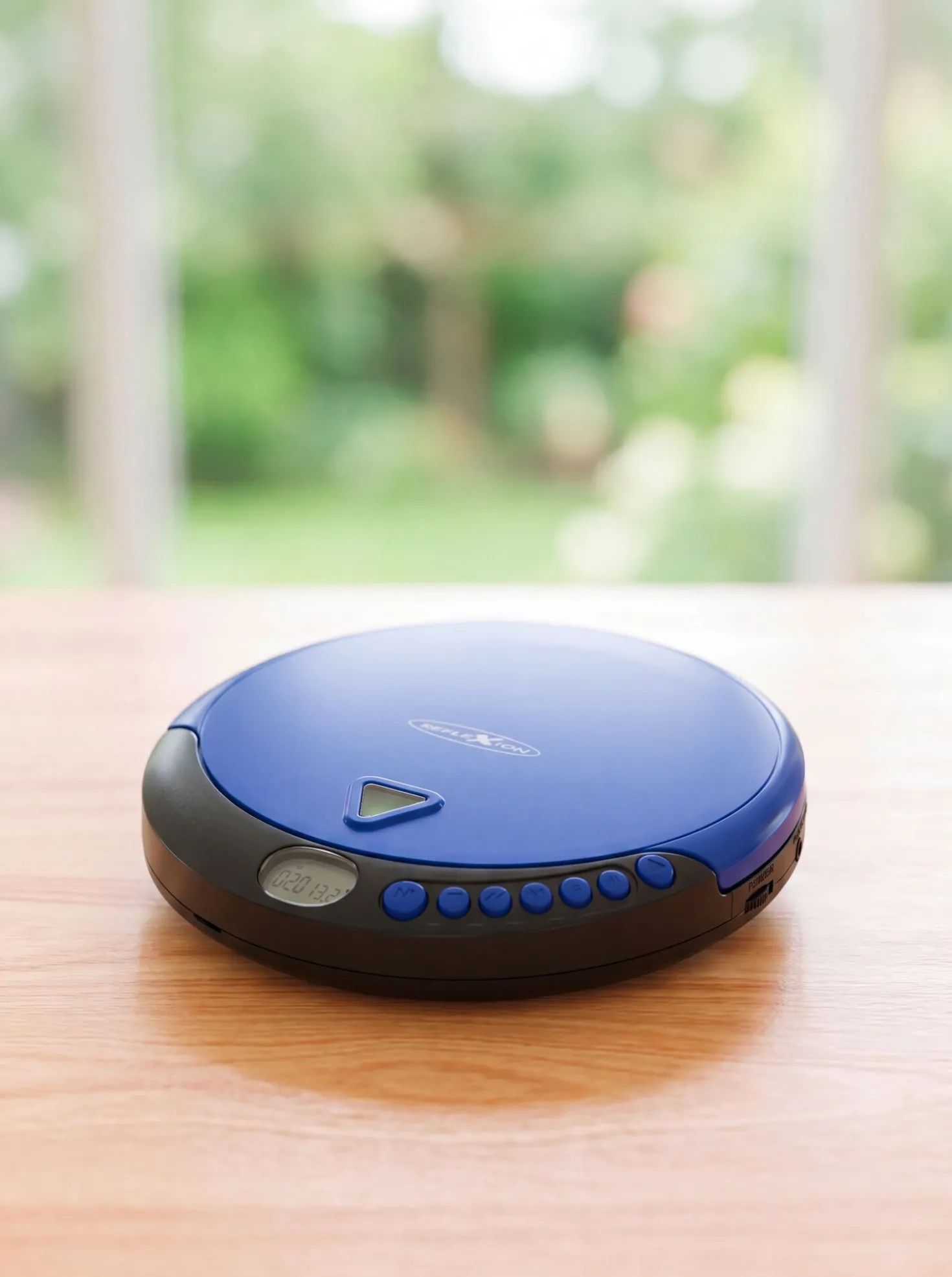 Tragbarer CD-Spieler mit integriertem Radio